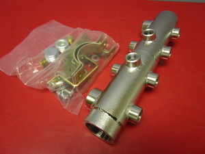 lot 714 image: WATER MANIFOLD WITH HARDWARE