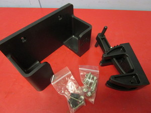 lot 736 image: SLEDGEHAMMER HANGER KIT