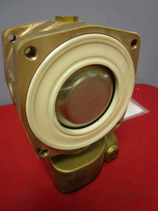 lot 773 image: AKRON GENERATION II SWING-OUT VALVE WITH GEAR ACTUATOR