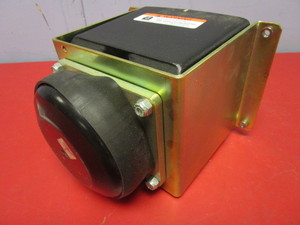 lot 779 image: FEDERAL SIGNAL SIREN SPEAKER