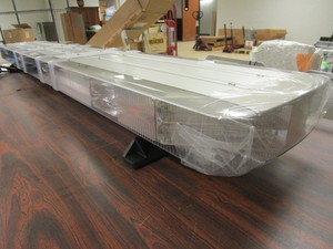 lot 789 image: WHELEN FREEDOM SERIES 72 LIGHTBAR