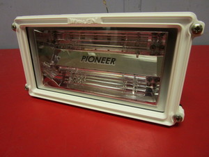 lot 819 image: WHELEN PIONEER 12V LIGHT HEAD