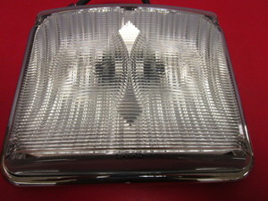 lot 823 image: WHELEN HALOGEN SCENE LIGHT