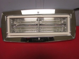lot 844 image: WHELEN PIONEER PLUS DUAL PANEL LAMP HEAD WITH CASING