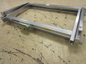 lot 871 image: SLIDEMASTER TIP DOWN 39 x 24 CARGO SLIDE