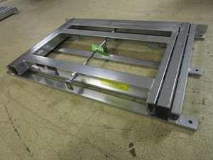lot 880 image: SLIDEMASTER 35 x 22 CARGO SLIDE