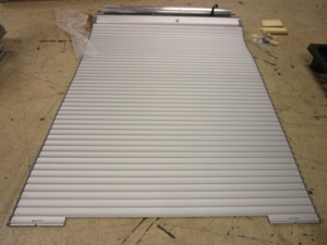 lot 904 image: ROM ROLL-UP SHUTTER