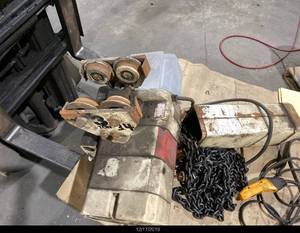 3 Ton Electric Hoist (Duff-Norton)