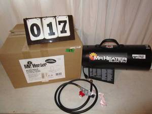 lot 17 image: Mr. Heater 35,000 Portable Propane Heater