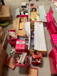 lot 26 image: Lot of 17 Porcelain Doll Collection (book value over $800)