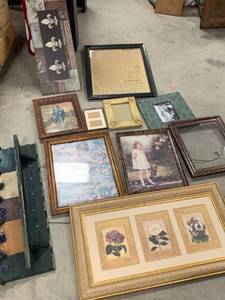 lot 28 image: Large Lot of Picture Frames & Home Decor