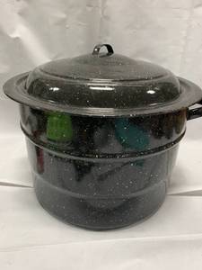lot 43 image: Turkey Roaster
