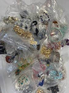 lot 49 image: Lot of 63 Pieces of Jewelry Individually Bagged