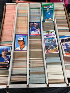 lot 73 image: Large Lot of 1980s & 1990s Baseball Cards