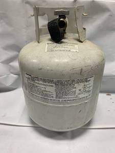 lot 80 image: BBQ Grill Propane Tank