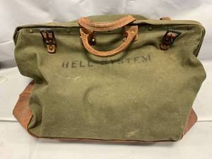 lot 90 image: Vintage Bell Systems Linemans CanvasLeather Bag