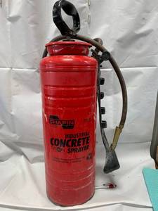 lot 92 image: Chapin Model 1949 Concrete Sprayer