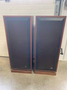 lot 98 image: Pair KLH Research 10 Series SCX3