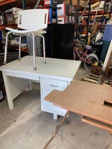 lot 100 image: 2 Desks & Shower Chair