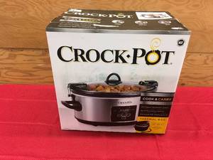 Crock Pot Slow Cooker, Retail $39.99