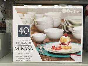 Lausanne Mikasa Bone China 40 Pc Set, Retail $99.99