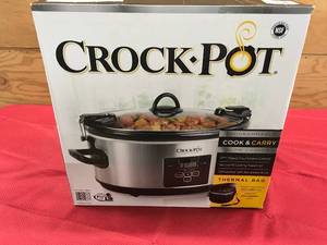 Crock Pot Slow Cooker, Retail $39.99