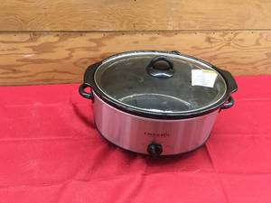 Crock Pot Slow Cooker, Retail $39.99