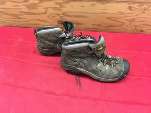 Keen Mens Size 13 Boots