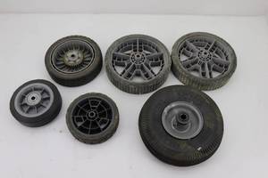 lot 28 image: Misc Tires
