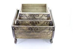 lot 43 image: (3) Box Flower Set