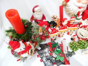 lot 30 image: Huge Lot of Vintage Christmas Items