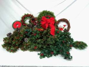lot 37 image: Lot of Vintage Plastic Holly Garland and Wreaths