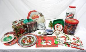 lot 40 image: Large Lot of Christmas and Holiday Items