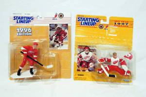 lot 54 image: Set of Vintage NHL Starting Lineup Paul Coffey and Chris Osgood Figures