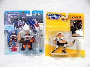 lot 55 image: Set of Vintage NHL Starting Lineup Jaromir Jagr and Damian Rhodes Figures