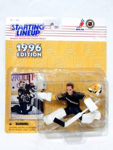 lot 56 image: Set of Vintage NHL Starting Lineup Luc Robitaille and Tom Barrasso Figures