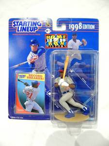 lot 60 image: Vintage 1998 MLB Starting Lineup Sammy Sosa Figure