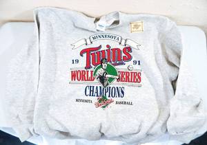 lot 18 image: Vintage Minnesota Twins World Series Sweatshirt and T-Shirt Lot