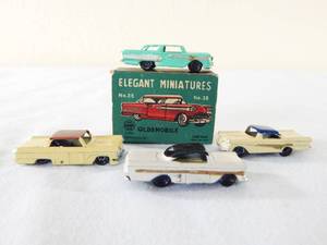 lot 49 image: Set of 4 Vintage Elegant Miniatures Metal Cars