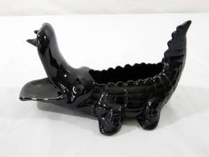 lot 70 image: Vintage Ceramic Alligator Pipe Holder Ashtray