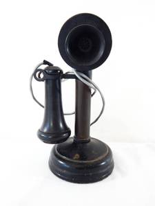 lot 77 image: Antique Kellogg S&ampS Co. Telephone