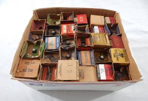 lot 33 image: Lot of Vintage Vacuum Tubes - Over 25 Tubes