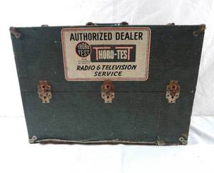 lot 27 image: Vintage Thoro-Test Radio and Television Service TV Radio Serviceman and Vacuum Tube Case