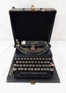 lot 37 image: Vintage Remington Portable Model 5 Typewriter