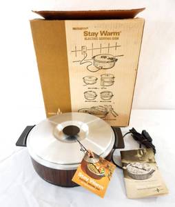 lot 157 image: New Vintage Two Quart Remington Sperry Rand Stay Warm Electric Serving Dish 