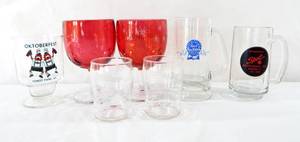 lot 162 image: Lot of Vintage Bar GlassesMugs and 2 Vintage Travel Lodge Glasses