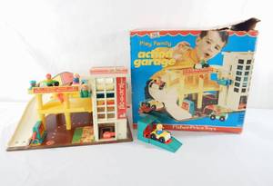 lot 179 image: Vintage Fisher Price Action Garage