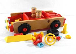 lot 182 image: Vintage Playskool Take-Apart Car