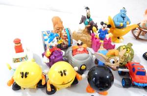 lot 191 image: Large Lot of Vintage and Newer Wind Up Toys