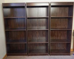 lot 92 image: Set of 3 Vintage Bookshelves